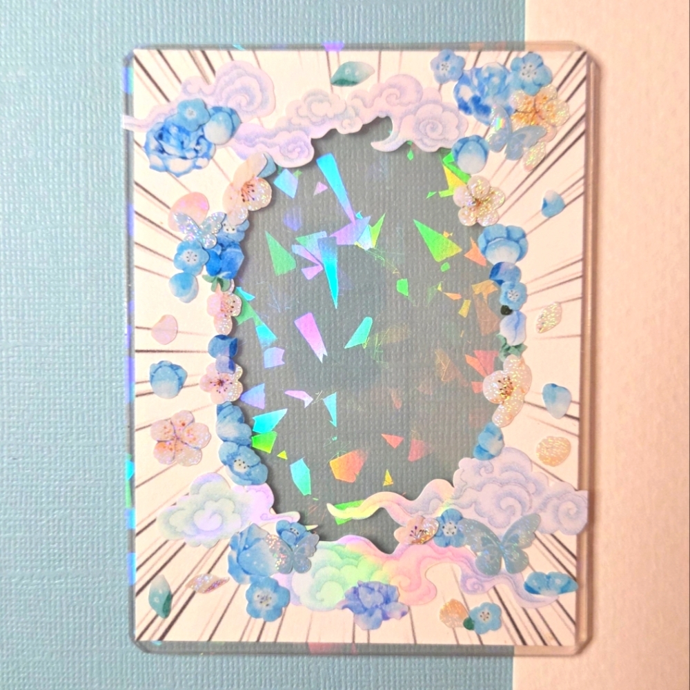 White Blue Cloudy Manga Toploader Deco